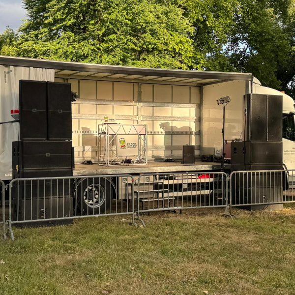 95581ad1-5c28-41ec-aec8-1c28e274fc45.jpg JBL SRX700 1000 PAX